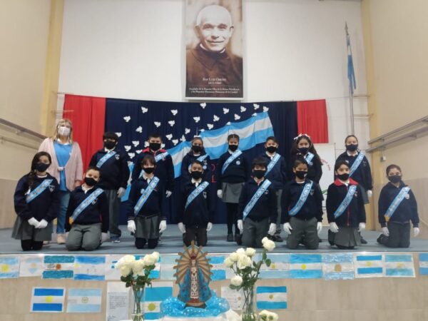 Comunidades educativas de Argentina efectuaron la Promesa de Lealtad a la Bandera Comunidades educativas de Argentina efectuaron la Promesa de Lealtad a la Bandera