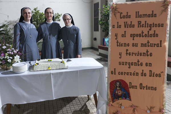 Hermanas renuevan sus votos Hermanas renuevan sus votos